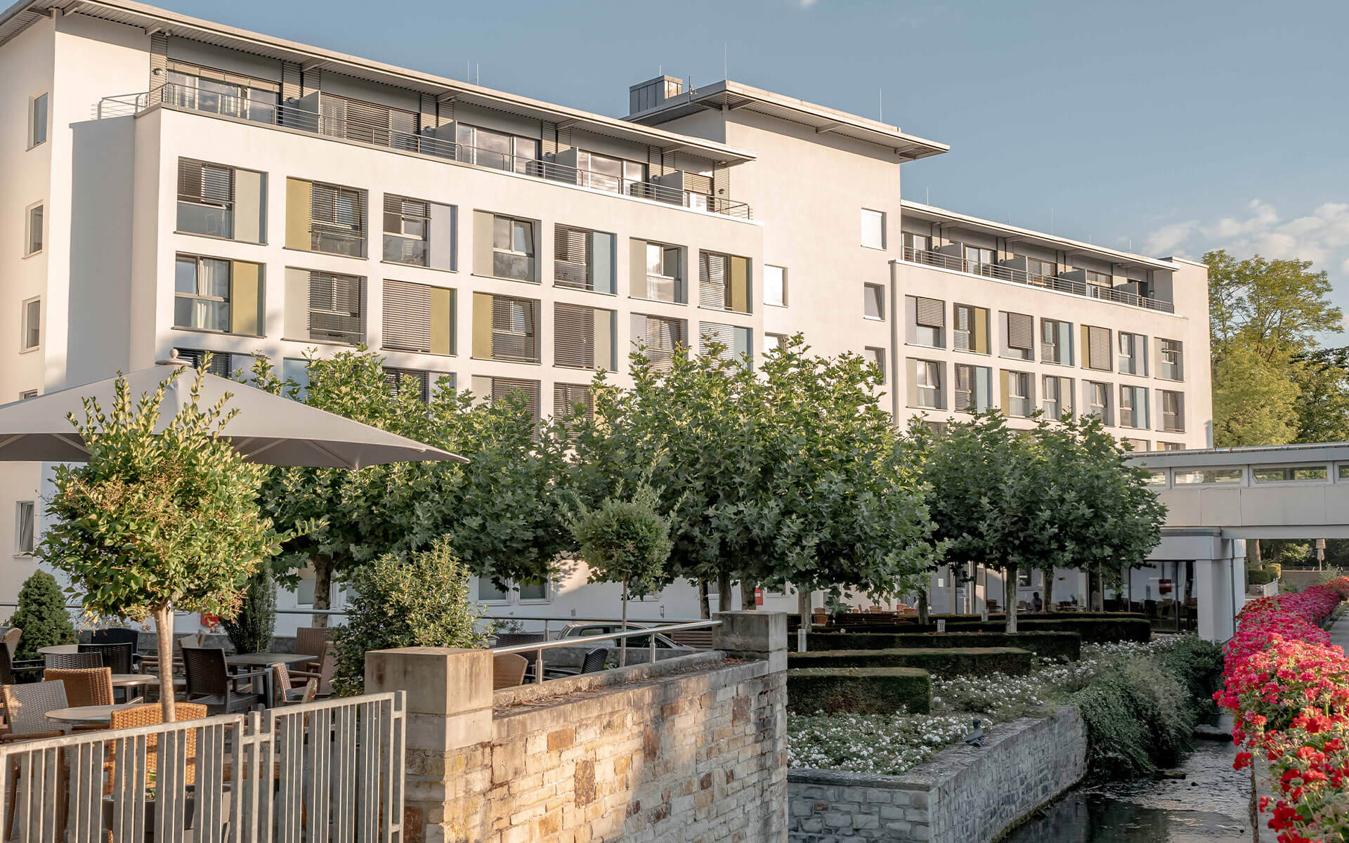 Das Gebäude der Klinik Hellweg