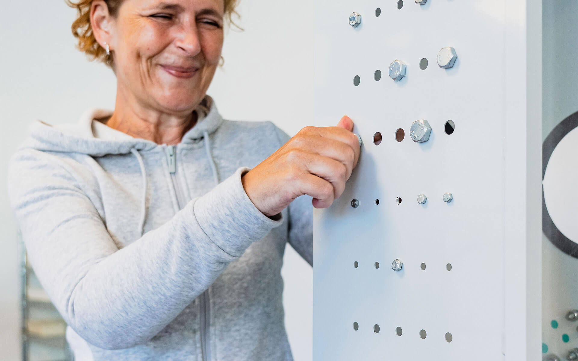 Patientin bei der Ergotherapie